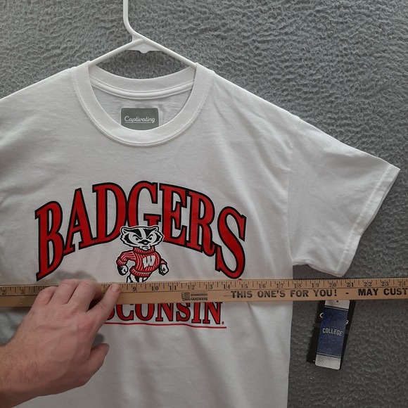 Wisconsin Badgers Shirt Adult Small White College University NCAA Sports NEW - Picture 3 of 10